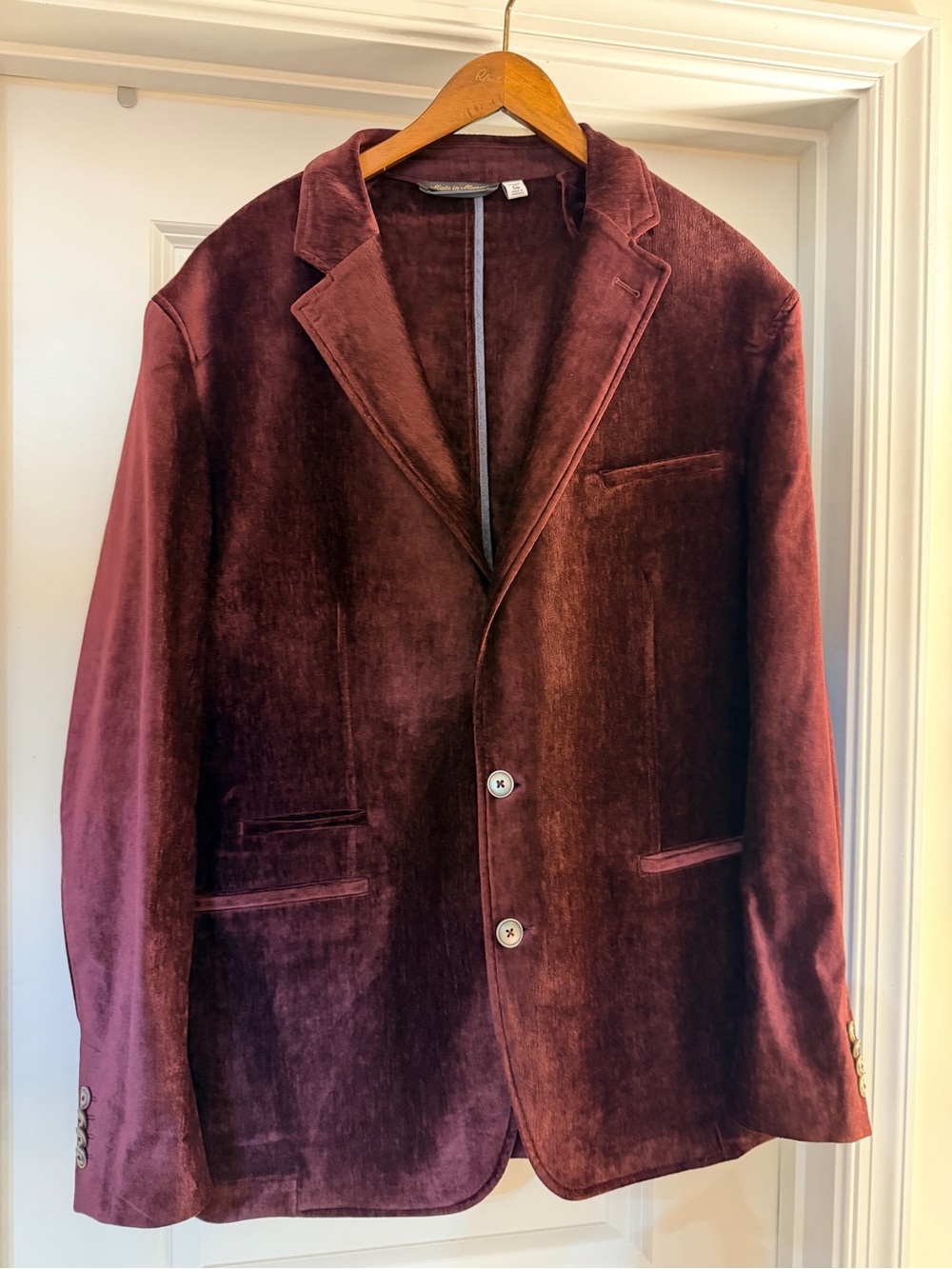 Robert Graham Men's Burgundy Velvet Sport Coat